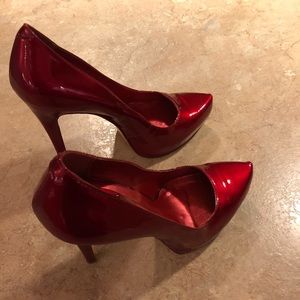 Aldo Red Metallic 👠 Heels